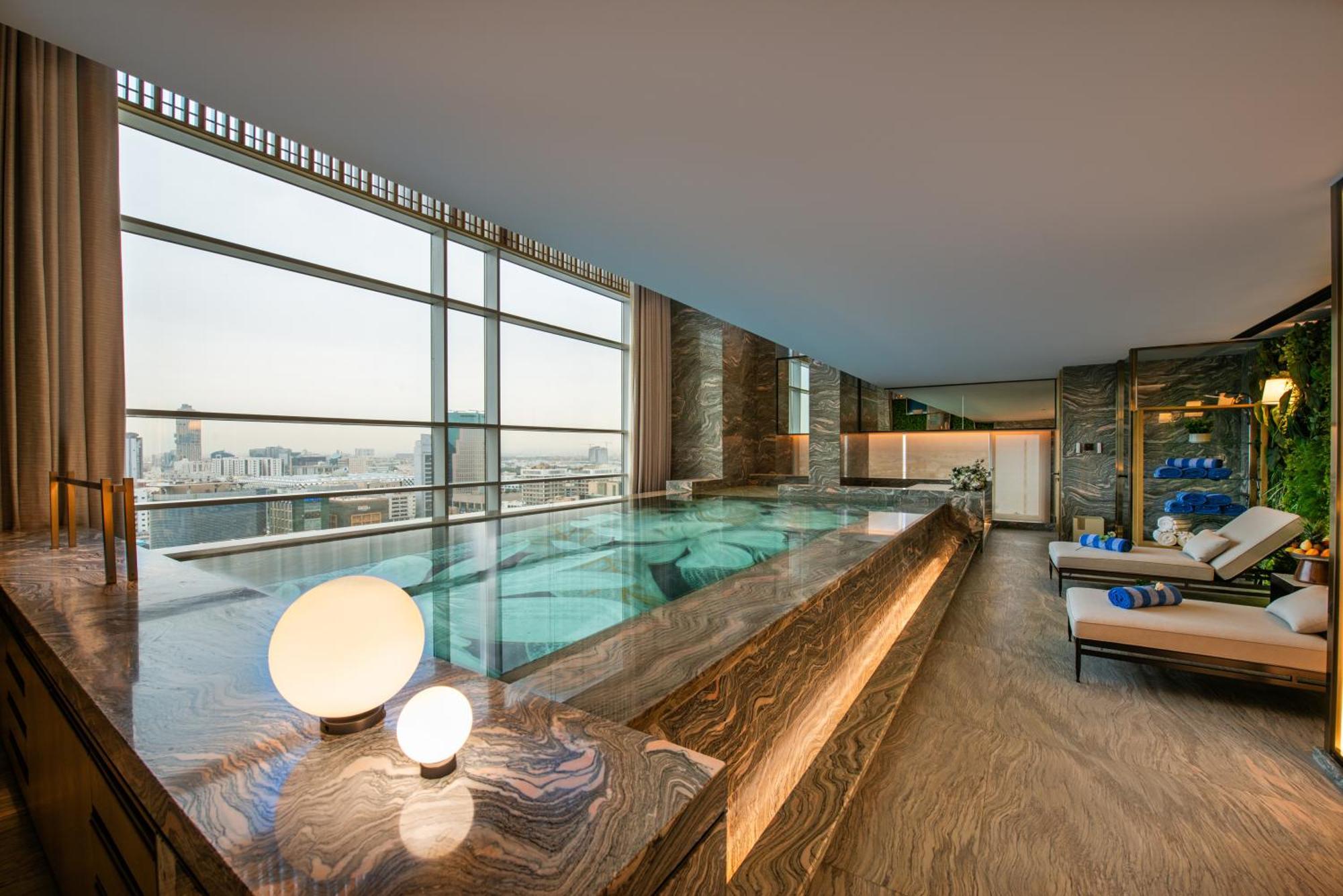 Narcissus The Royal Hotel Riyadh Ngoại thất bức ảnh The pool at the 39th floor