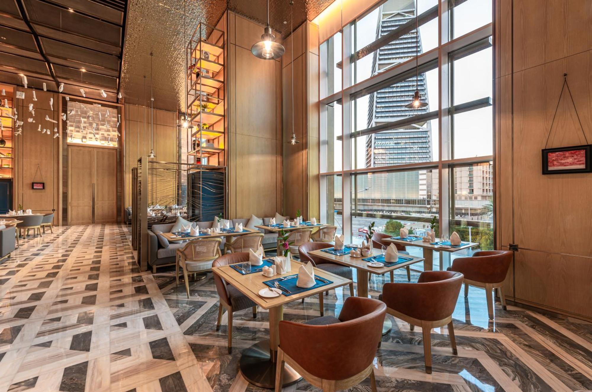 Narcissus The Royal Hotel Riyadh Ngoại thất bức ảnh The restaurant