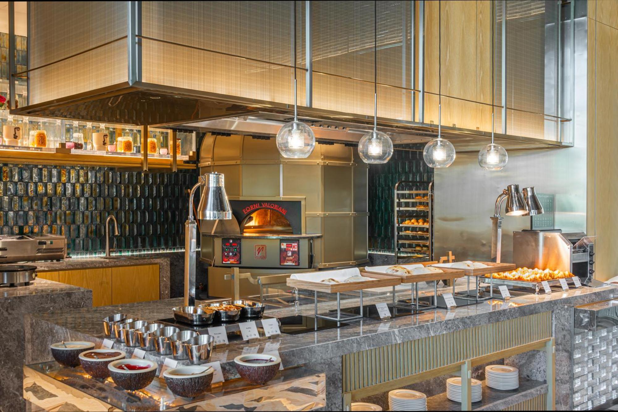 Narcissus The Royal Hotel Riyadh Ngoại thất bức ảnh The kitchen at the restaurant