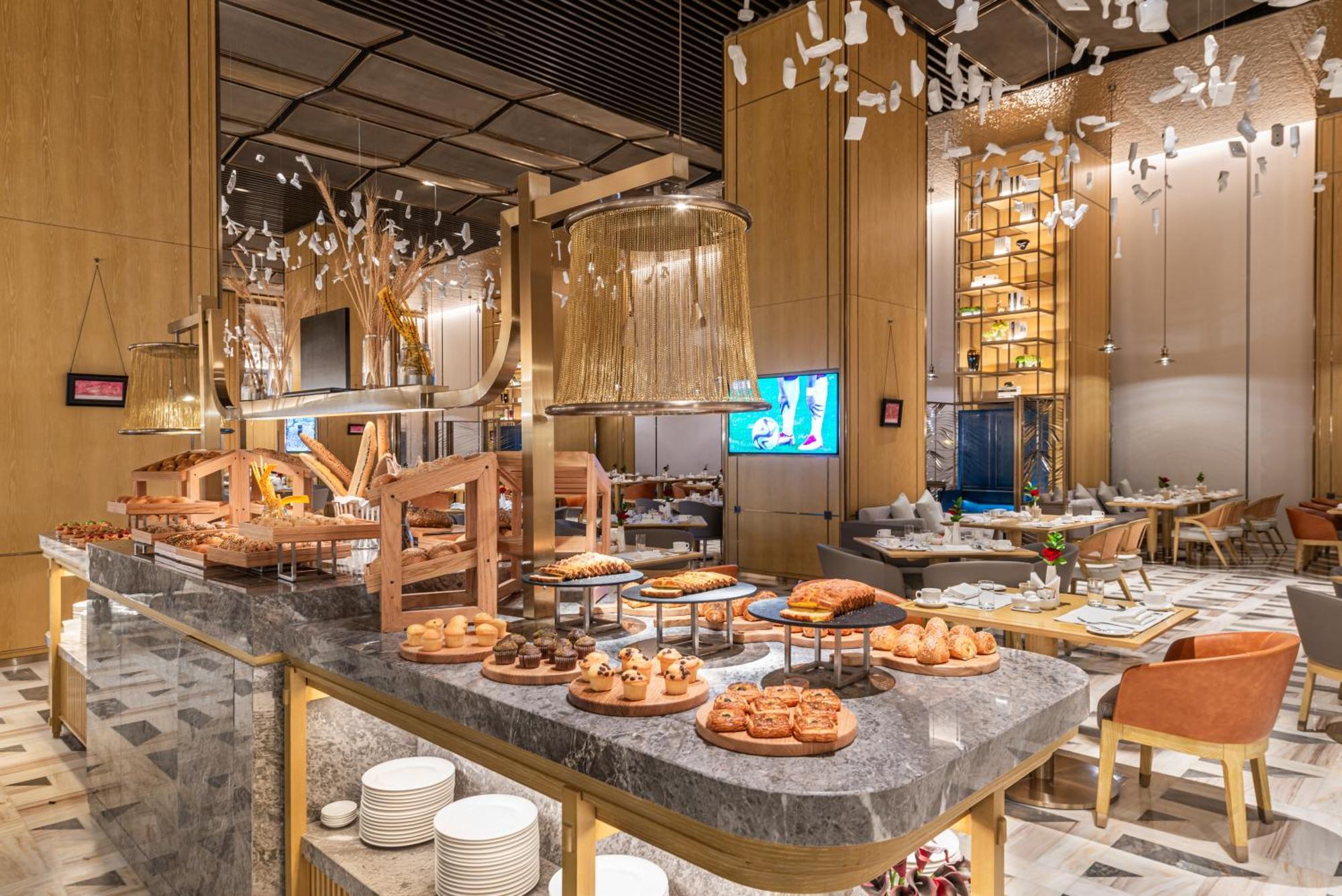 Narcissus The Royal Hotel Riyadh Ngoại thất bức ảnh The buffet at the hotel